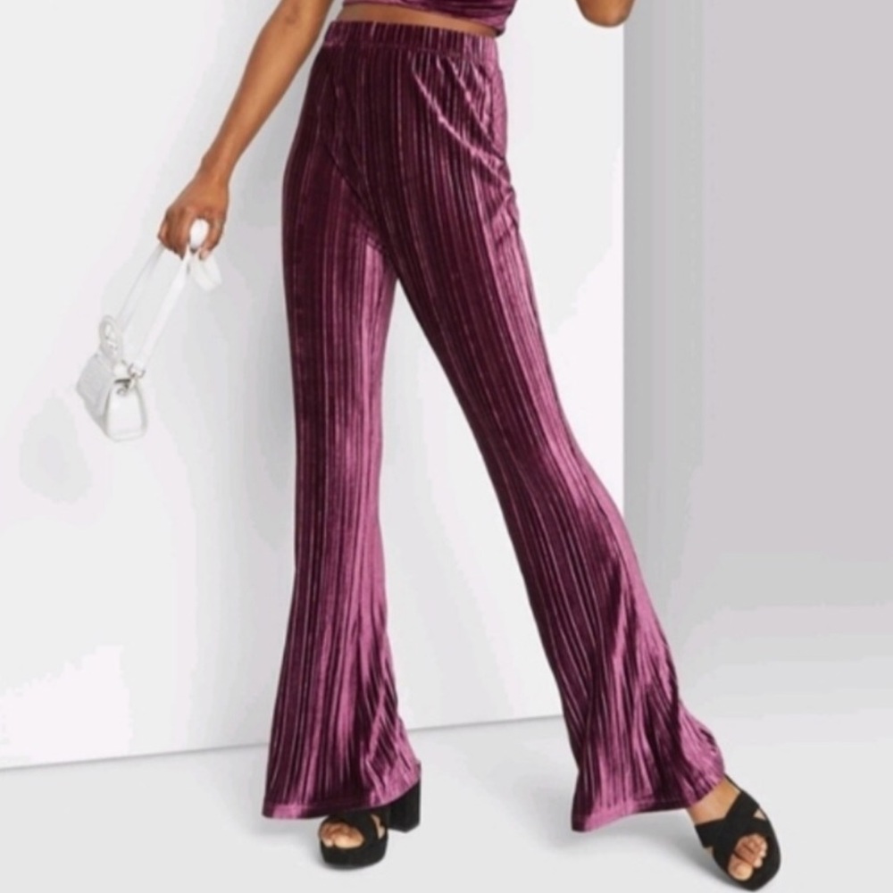 - NWT wild fable Pleated Velvet Pants Size Large